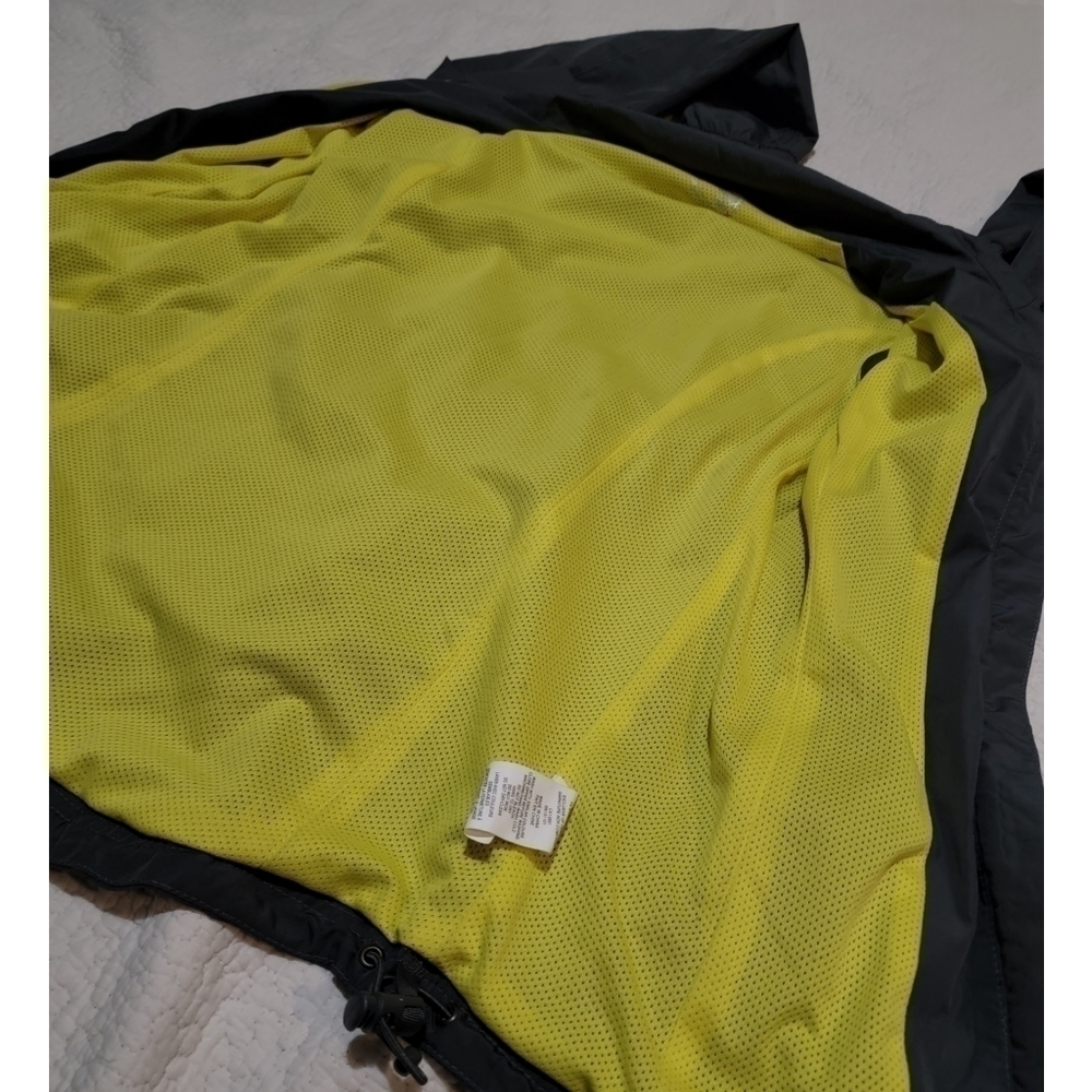 RUNNING Room Jacket - Picture 7 of 8